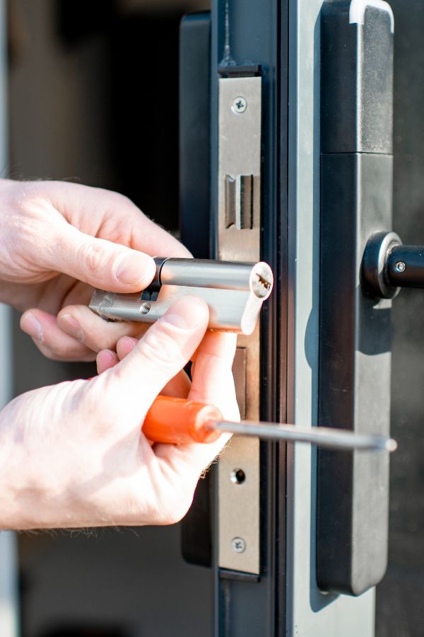 Schlüsselnotdienst Aachen - Schlüsseldienst Aachen-Laurensberg - Türöffnung - Schlosswechsel - Einbruchschutz - Schlüsselnotdienst - Schlüssel verloren - ausgesperrt